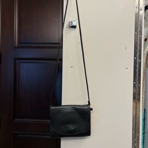 URBAN OUTFITTERS small crossbody bag in black